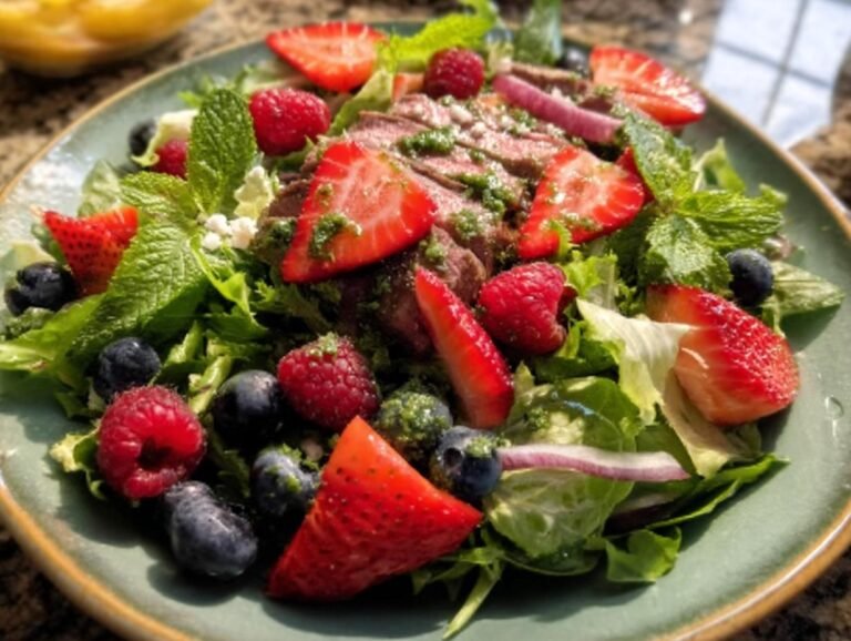 Superfood Berry Salad Creamy